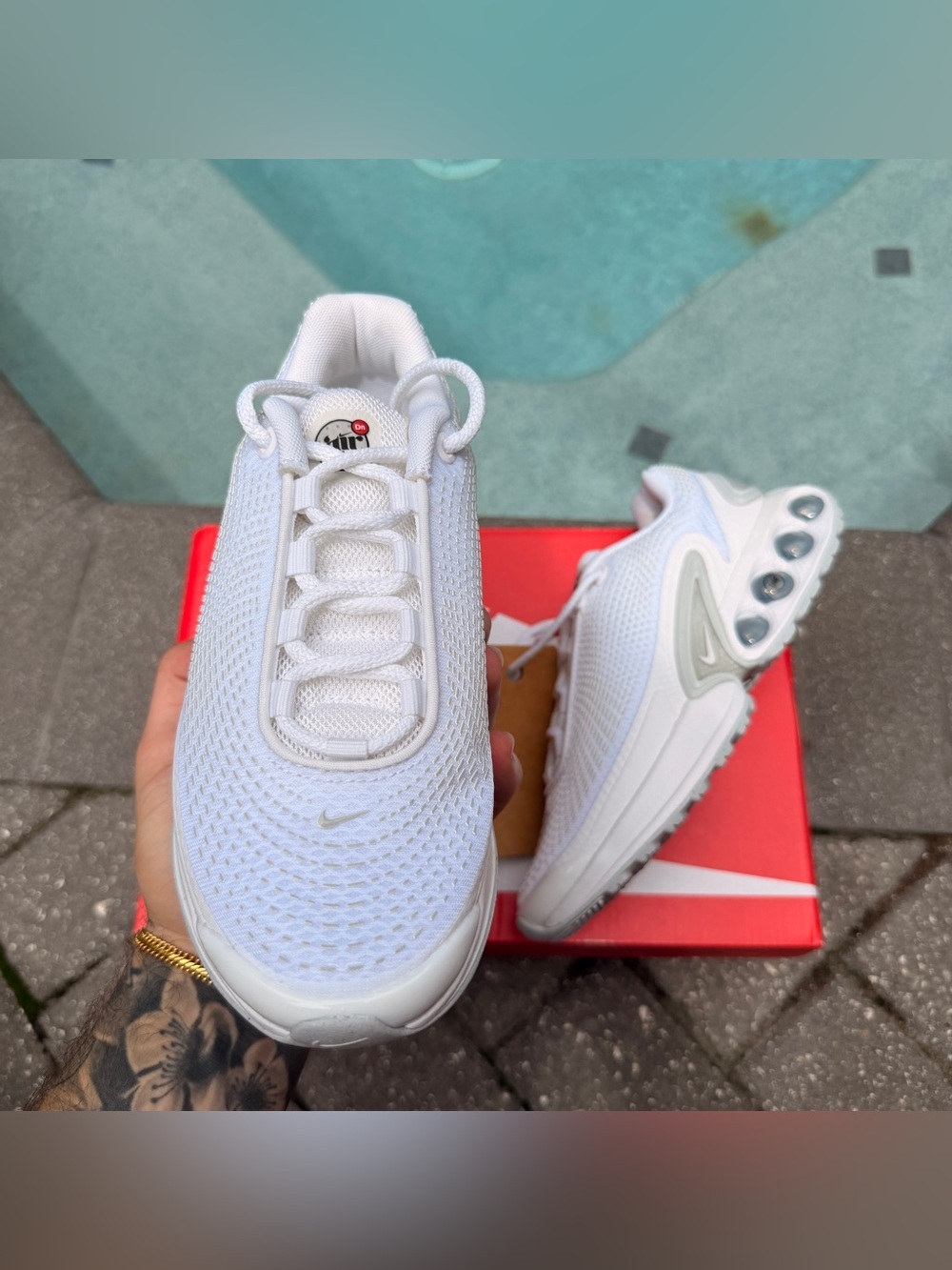 NIKE AIR MAX DN WHITE METALLIC SILVER WOMEN’S - FJ3145-102 SIZE 6.5W - Picture 2 of 5